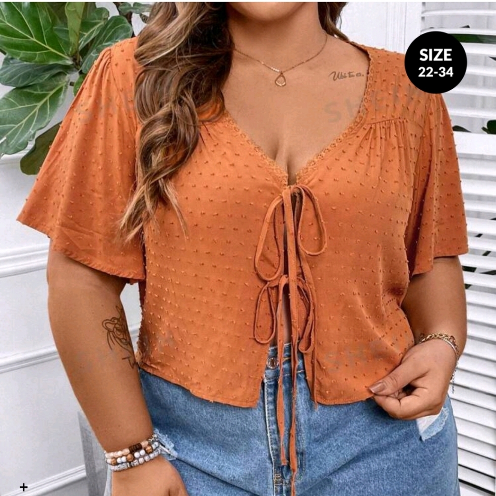 MAKE AN OFFER! Tie Front Blouse